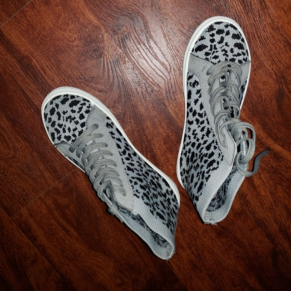 NWT! Animal Print Shoes - Picture 3 of 4